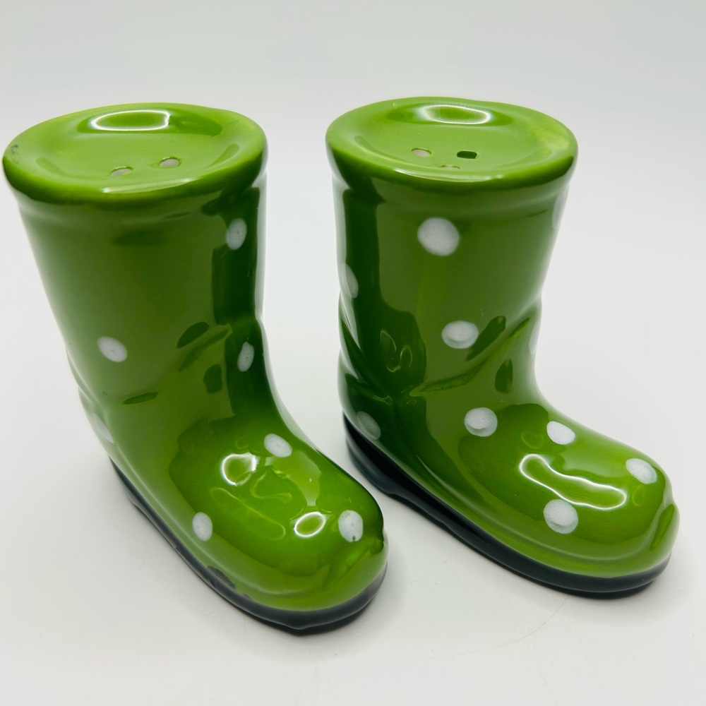 Vintage pier 1 rain boots Green Polka Dot salt n pepper shaker